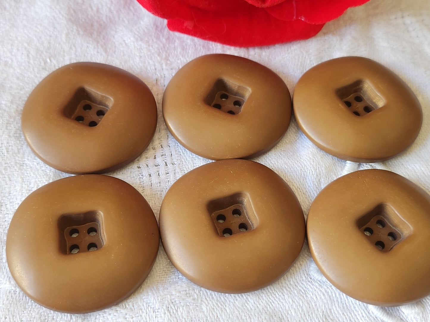 Lot 6 enormes boutons vintage marron mat trous 3,4 cm ref 734
