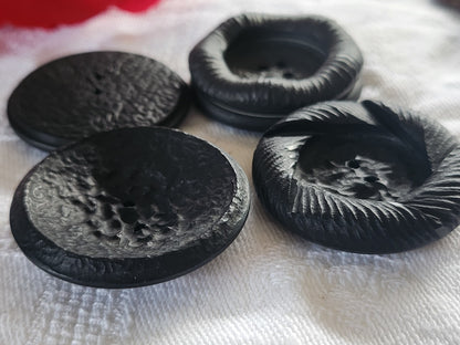 Lot 4 gros boutons vintage noir mat panaché 3,3/3,4 cm ref 1934