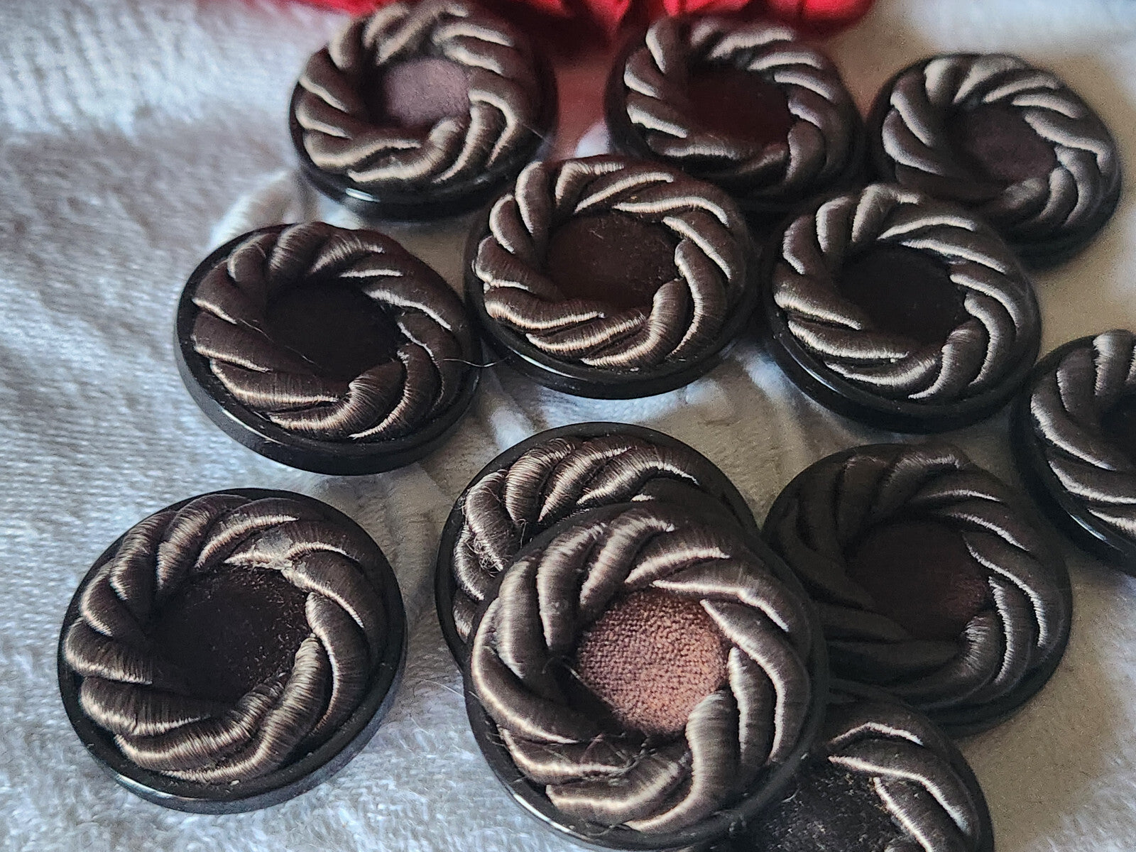 lot 5 boutons anciens vintage passementerie marron pied 2,4 cm ref 2957
