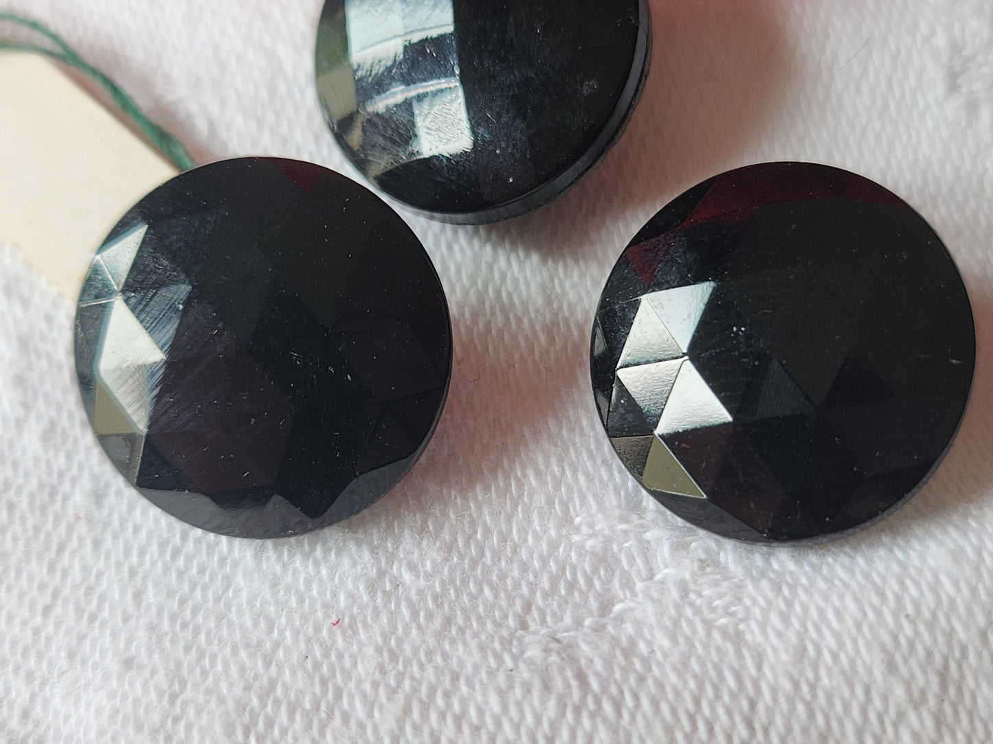 Trio boutons anciens en verre noir facette pied vintage 1,8 cm G12C