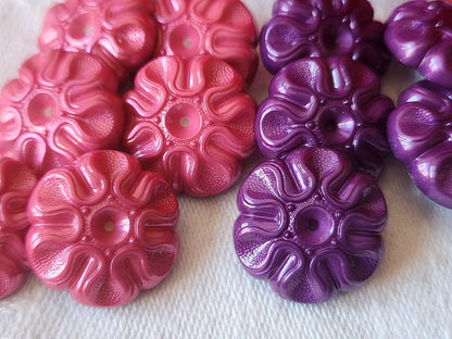 Lot 12 boutons forme fleur à strasser rose violet fond d'atelier 1,8 cm ref 2522