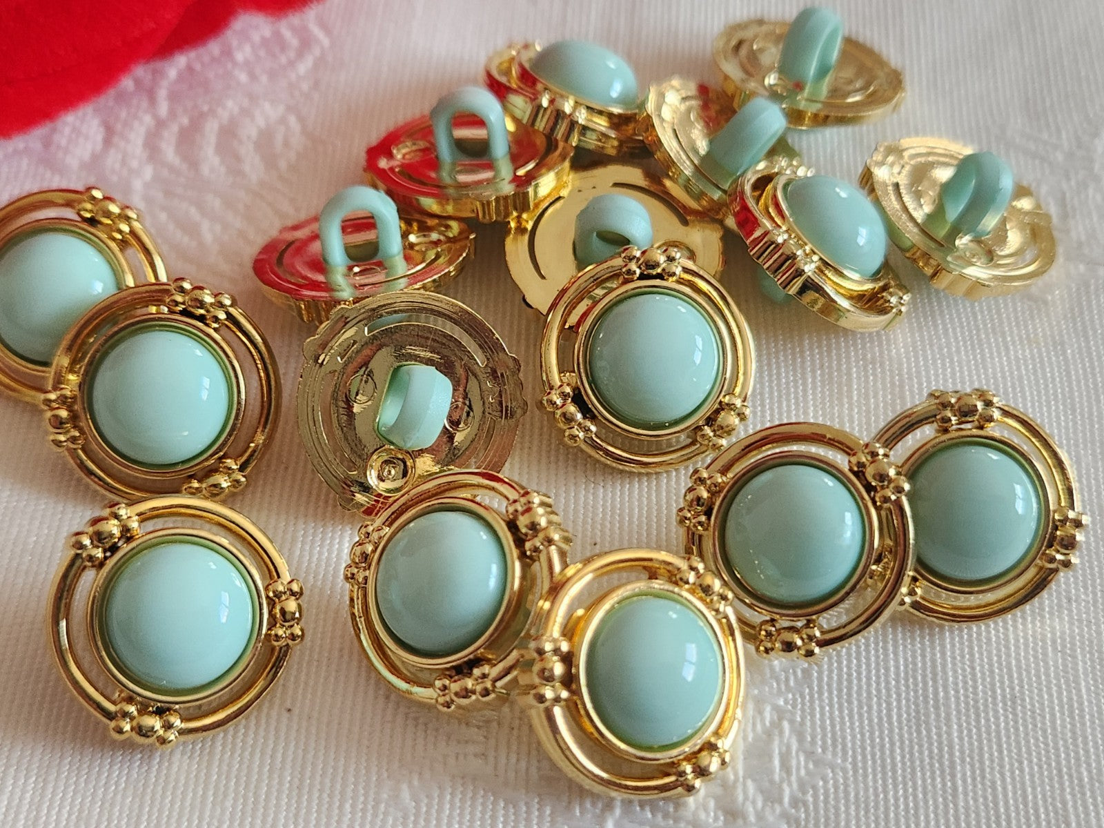 Lot 16 boutons acrylique bleu doré pied 1,5 cm fond d'atelier ref 6379