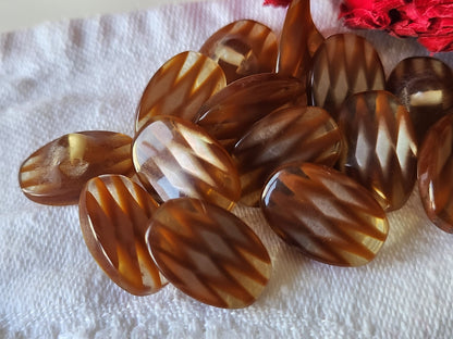 Lot 14 boutons vintage  marron inclusion etroits pied 1,2 sur 1,7 cm ref 3751