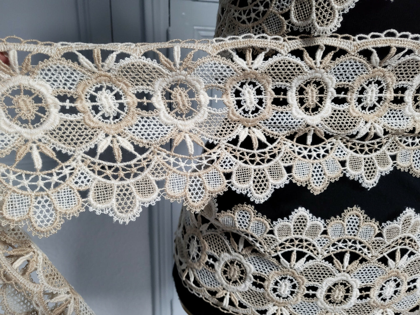 Très large et belle dentelle vintage ancienne style macramé 3 mètres  15,5 cm A1