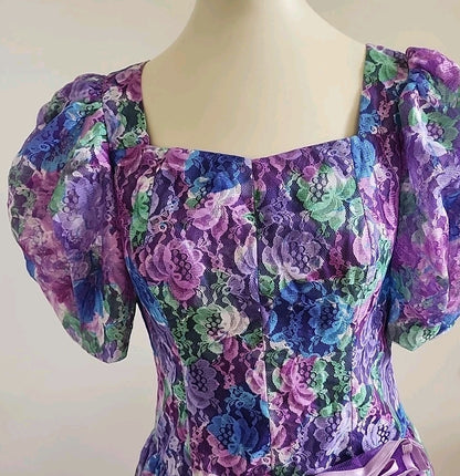 Kitch robe atypique violette vert dentelle jupon T38 Lina Innocenti ref portant