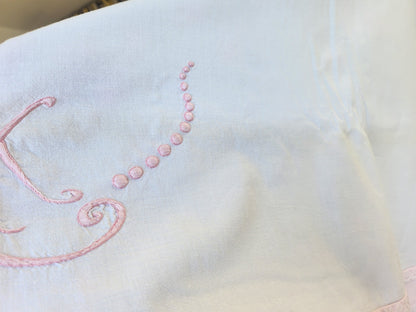 Ancien drap  monogramme HK rose  galon 225 cmsur  285 cm B7