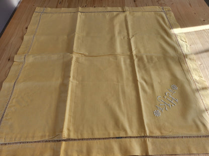 Lot deux anciennes taies d'oreillers monogramme HK jaune paire superbes B6