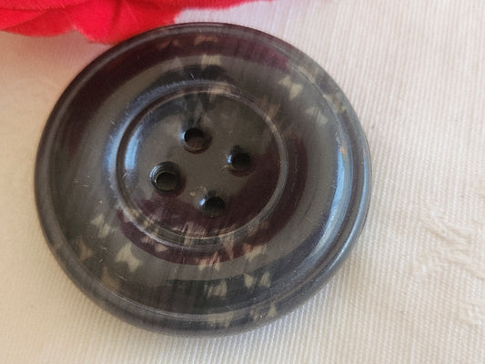 Gros bouton ancien celluloïd   trous travaillé 4 cm 40 mm collection ref 6265