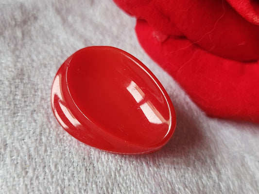 Bouton anciens en verre vintage rouge ovale 1,7 sur 2,2 cm G18C