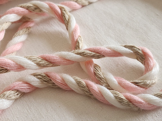 Cordon vintage  idéal embrase anse rose blanc 3 mètres sur 1 cm A5