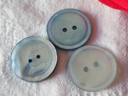 Trio boutons anciens en nacre bleu 2,2 cm D19A