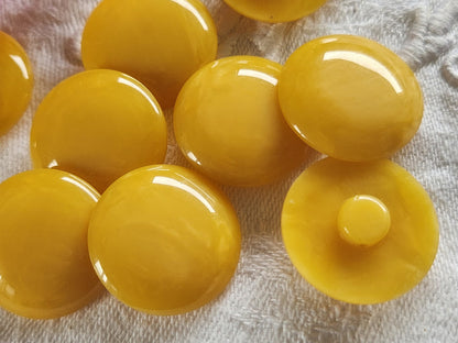 Lot 8 boutons vintagejaune bombé marbré pied 2,1 cm ref 2493