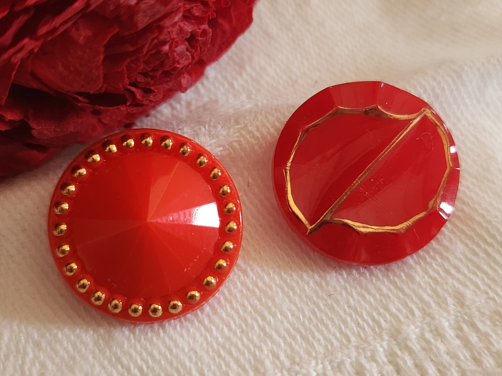Duo boutons vintage en verre trouge doré 1,7 cm G16D
