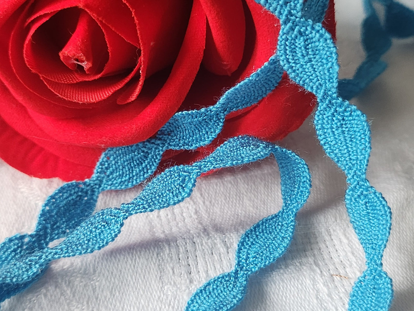 Dentelle galon vintage  bleu coton 3 mètres sur 1 cm A1