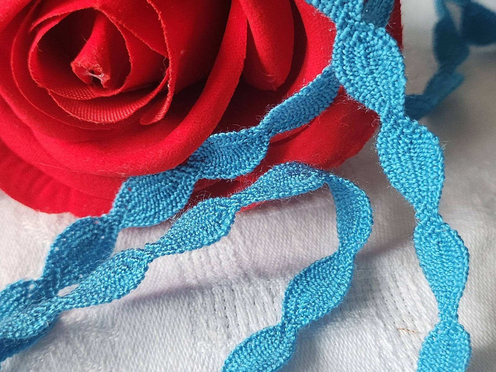 Dentelle galon vintage  bleu coton 3 mètres sur 1 cm A1