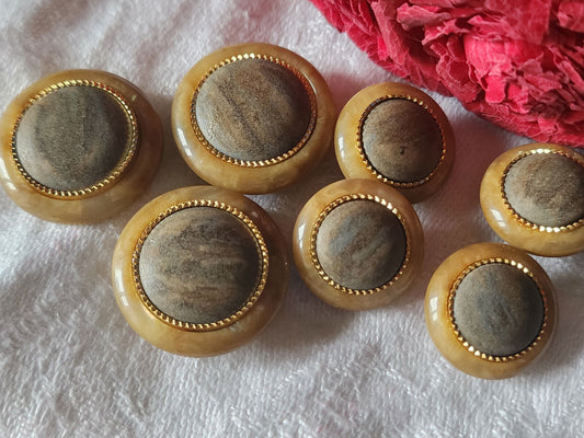Lot 7 boutons vintage marron bord mordoré pied panaché 1,7 et 2,2 cm ref 5311