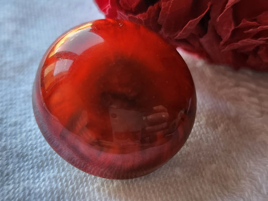 Collection gros bouton ancien rouge bombé reflet satiné 2,6 cm D12F