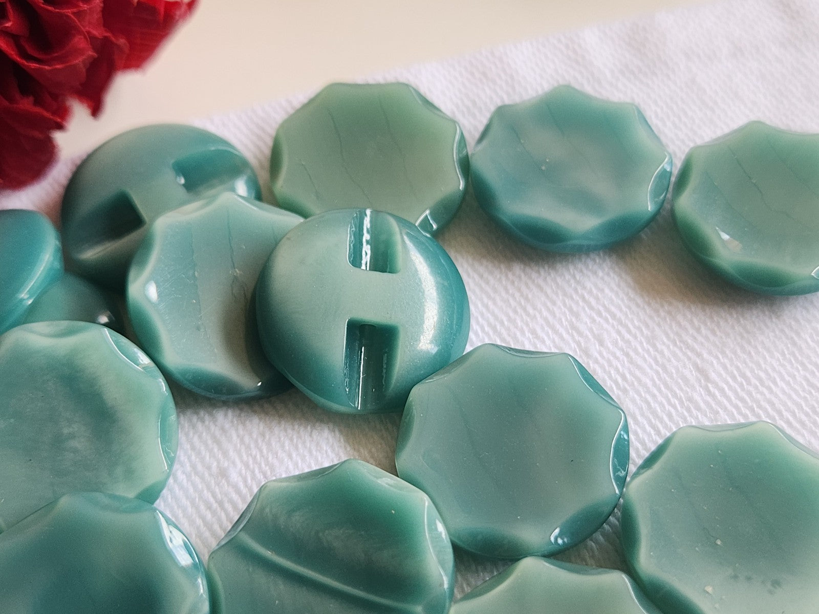 Lot 9 boutons vintage bleu travaillé pied plat 1,7 cm  ref 1412