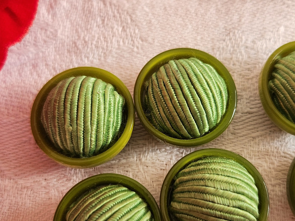 lot 6  boutons vintage coeur passementerie vert pétillant 1,8 cm ref 6604