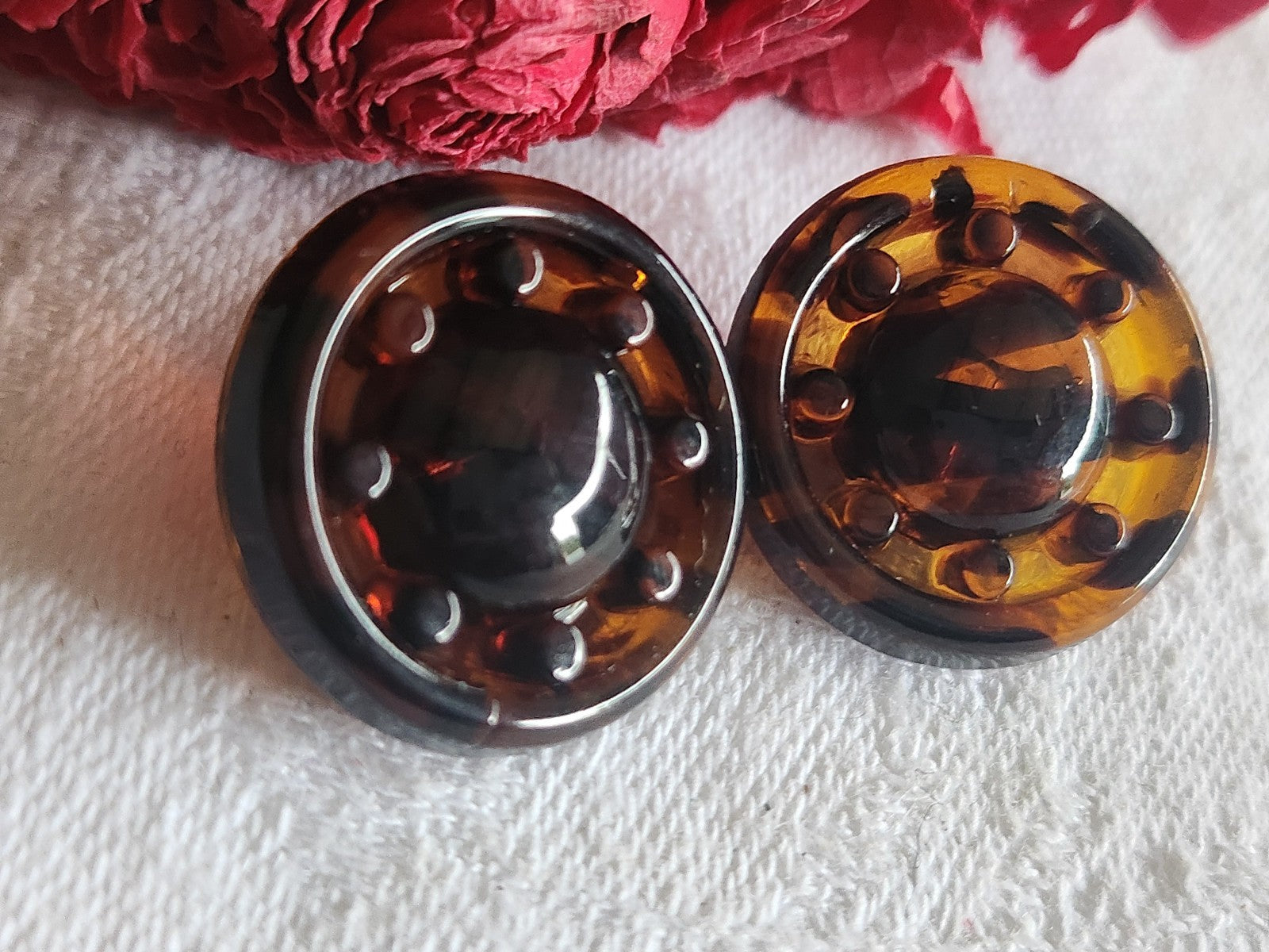 Duo gros boutons vintage en verre  marron effet écaille 2,2 cm G8R