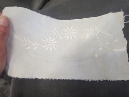 longue broderie ancienne feston pour création incrustation 24 cm  B6