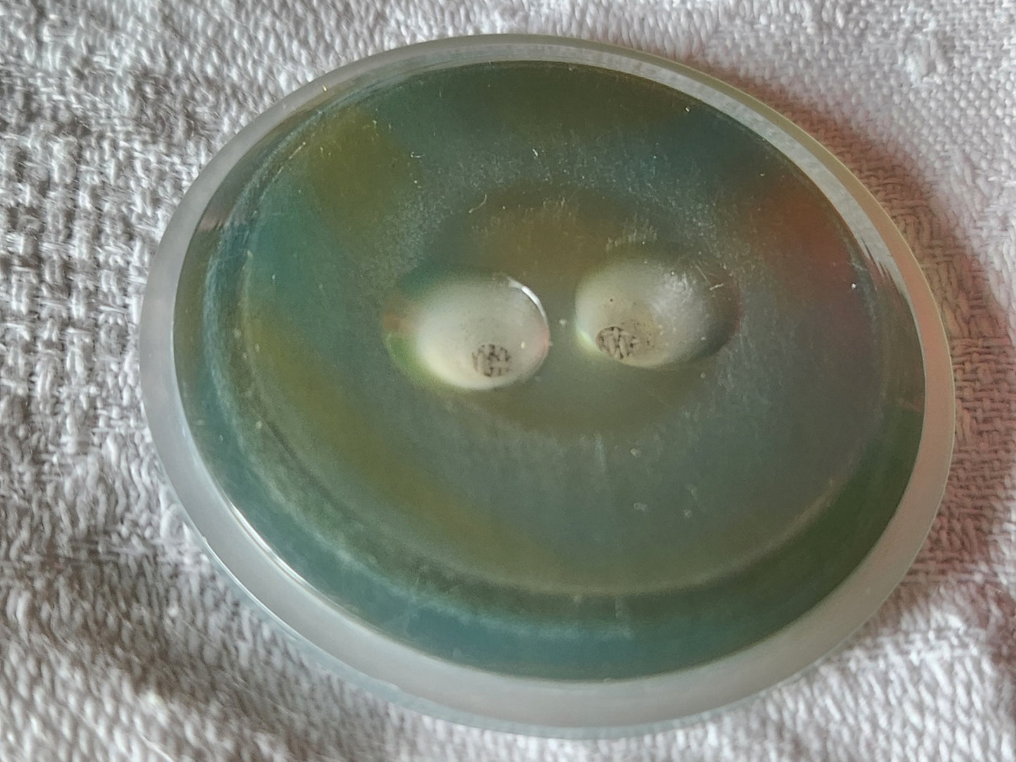 Enorme bouton vintage teinte moucheté nacré 5 cm XXL ref 7000
