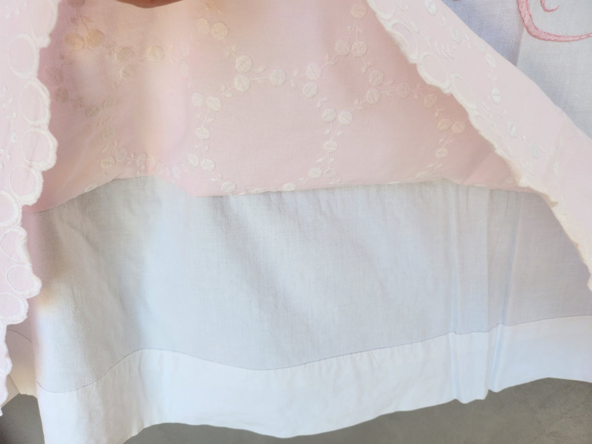 Ancien drap  monogramme HK rose  galon 225 cmsur  285 cm B7