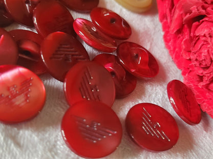 Lot 6 boutons vintage en nacre rouge armani empario  pied 1,5 cm ref 4835