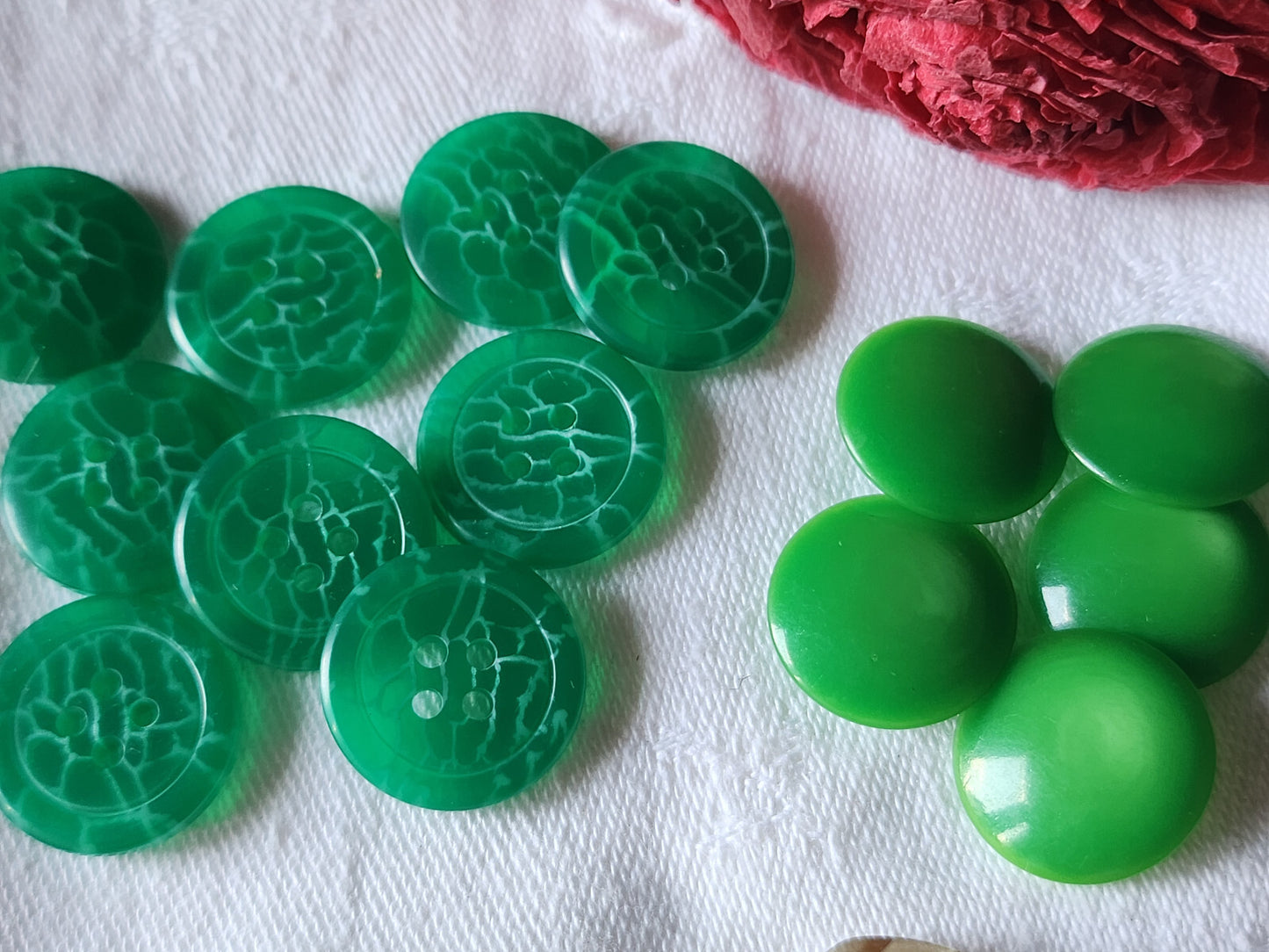 Lot 14 boutons vintage vert 2 séries  1,7 et 1,8  cm  pied ref 2358
