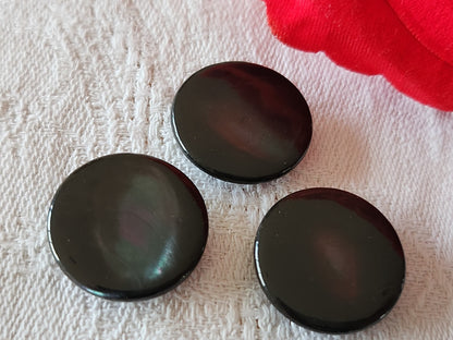 Trio boutons anciens en nacre gris à pied 2 cm G18D