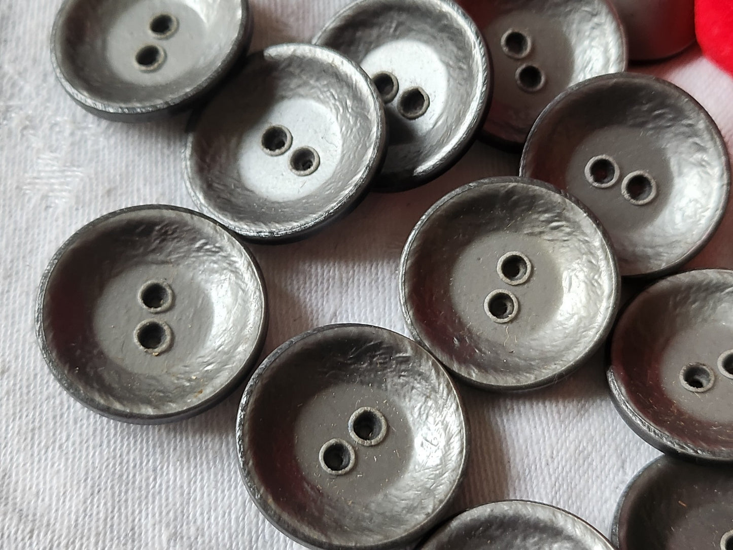 Lot 7 gros  boutons vintage gris argenté 2,8 cm ref 5303