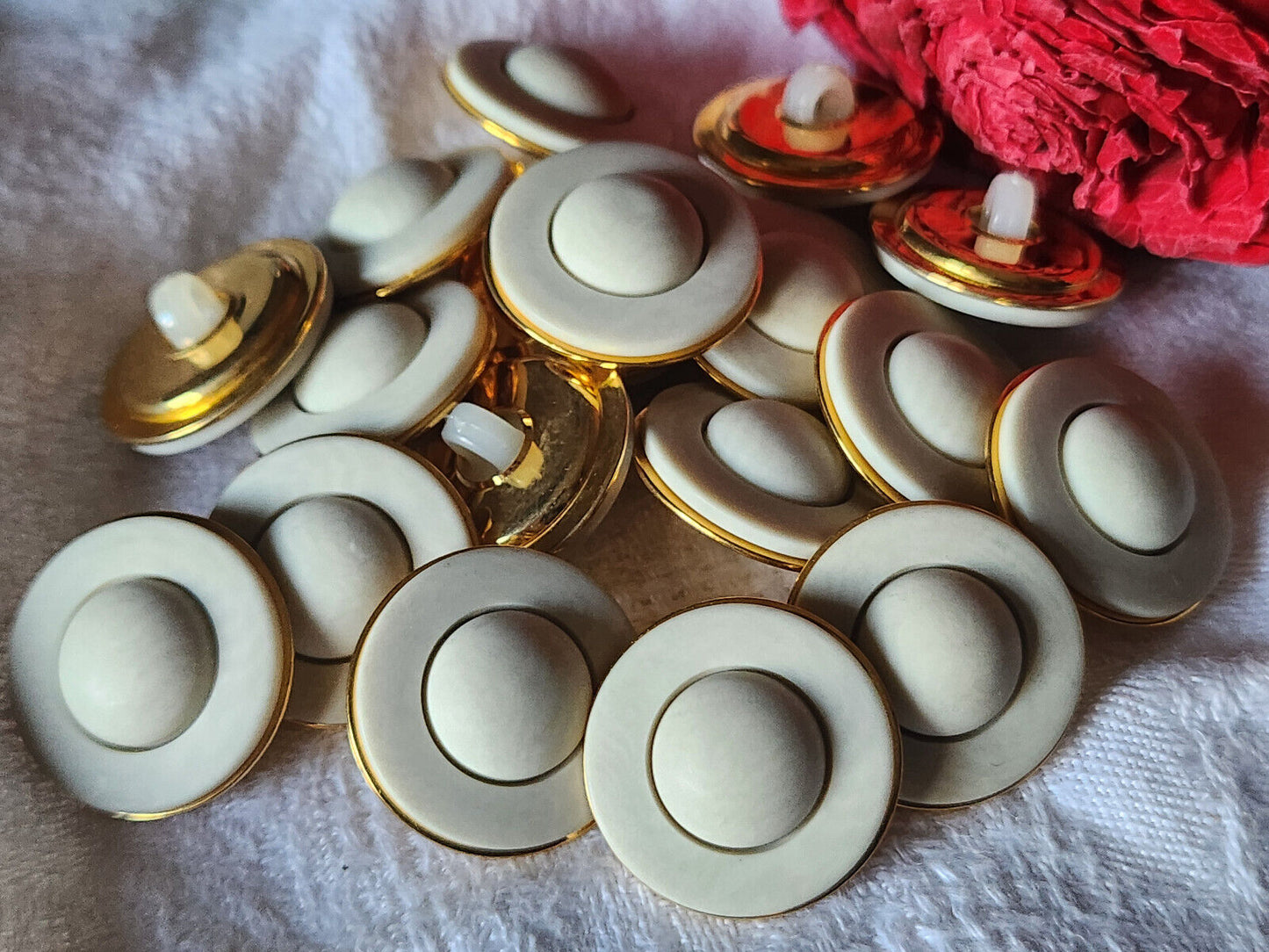 Lot 6 boutons vintage gris veiné mat à pied metal doré 2,2  cm ref 1478