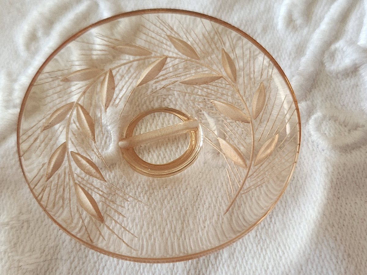 Gros bouton ancien lucite plexis épis de blé à pied  4 cm marron ref 6577