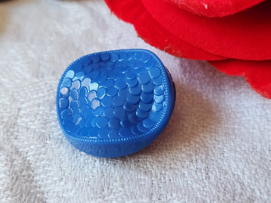 Bouton ancien en verre bleu effet ecaille 2,2 cm D19L