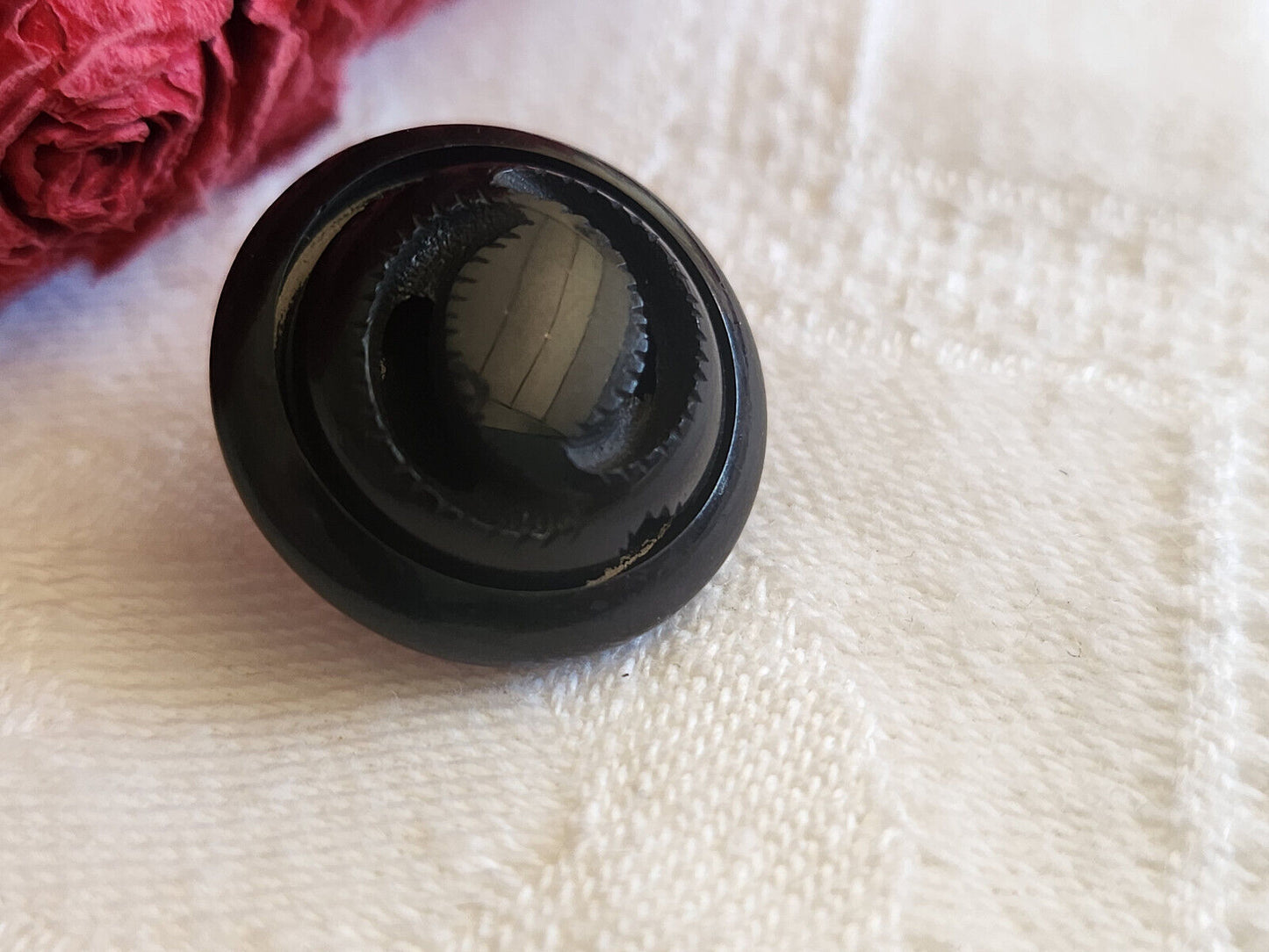 Collection ancien bouton noir découpis travaillé 1,8 cm pied laiton G2K