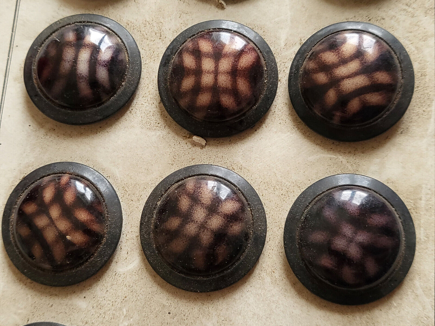 Lot 12  anciens gros boutons en celluloïd  violet métal 3,1 cm plaque T18