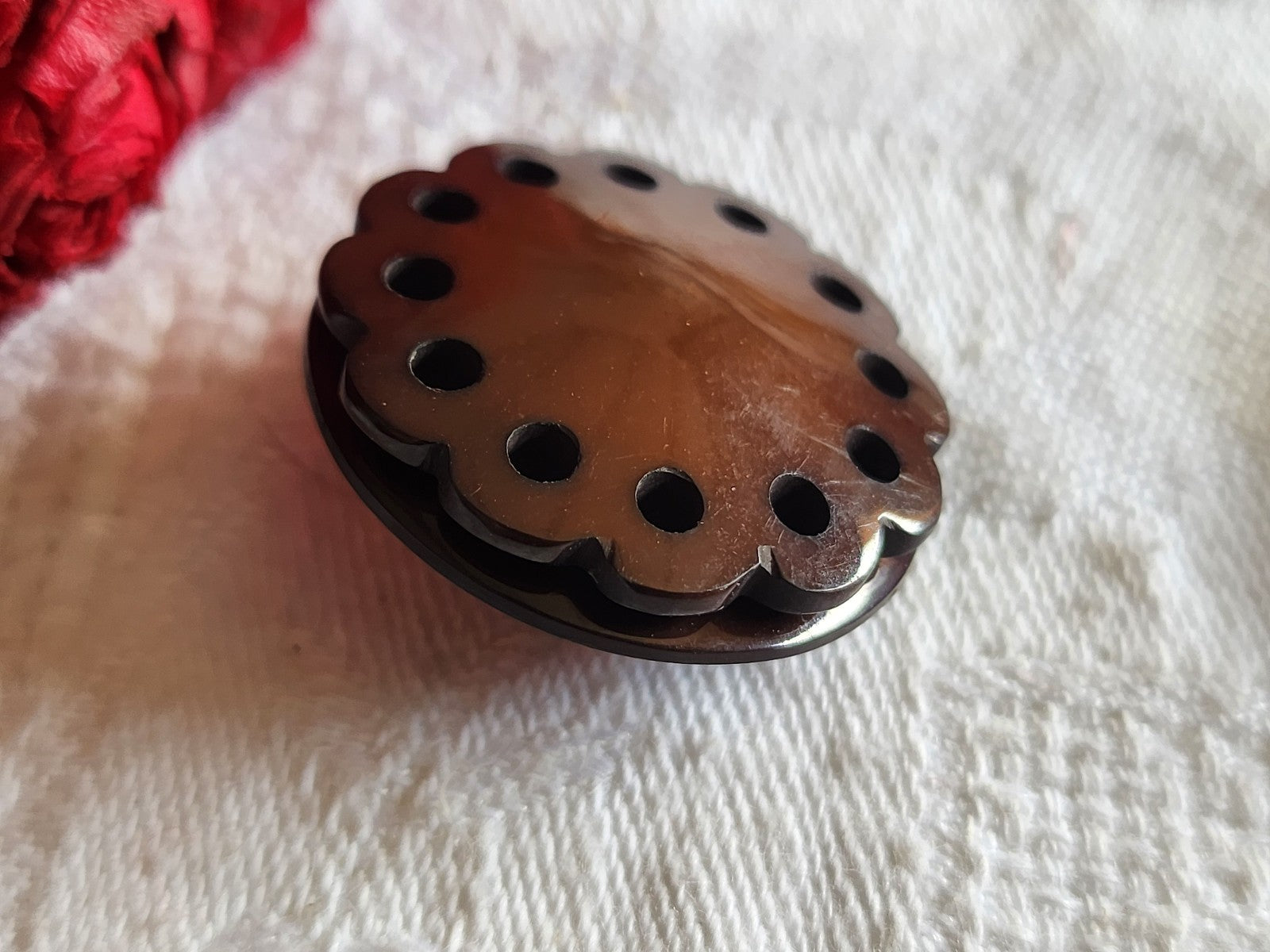 Collection bouton ancien point ajouré double niveau marron 2,6 cm D14C