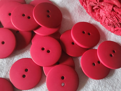 Lot 15 boutons vintage rouge mat trous classique 2,3 cm ref 5081