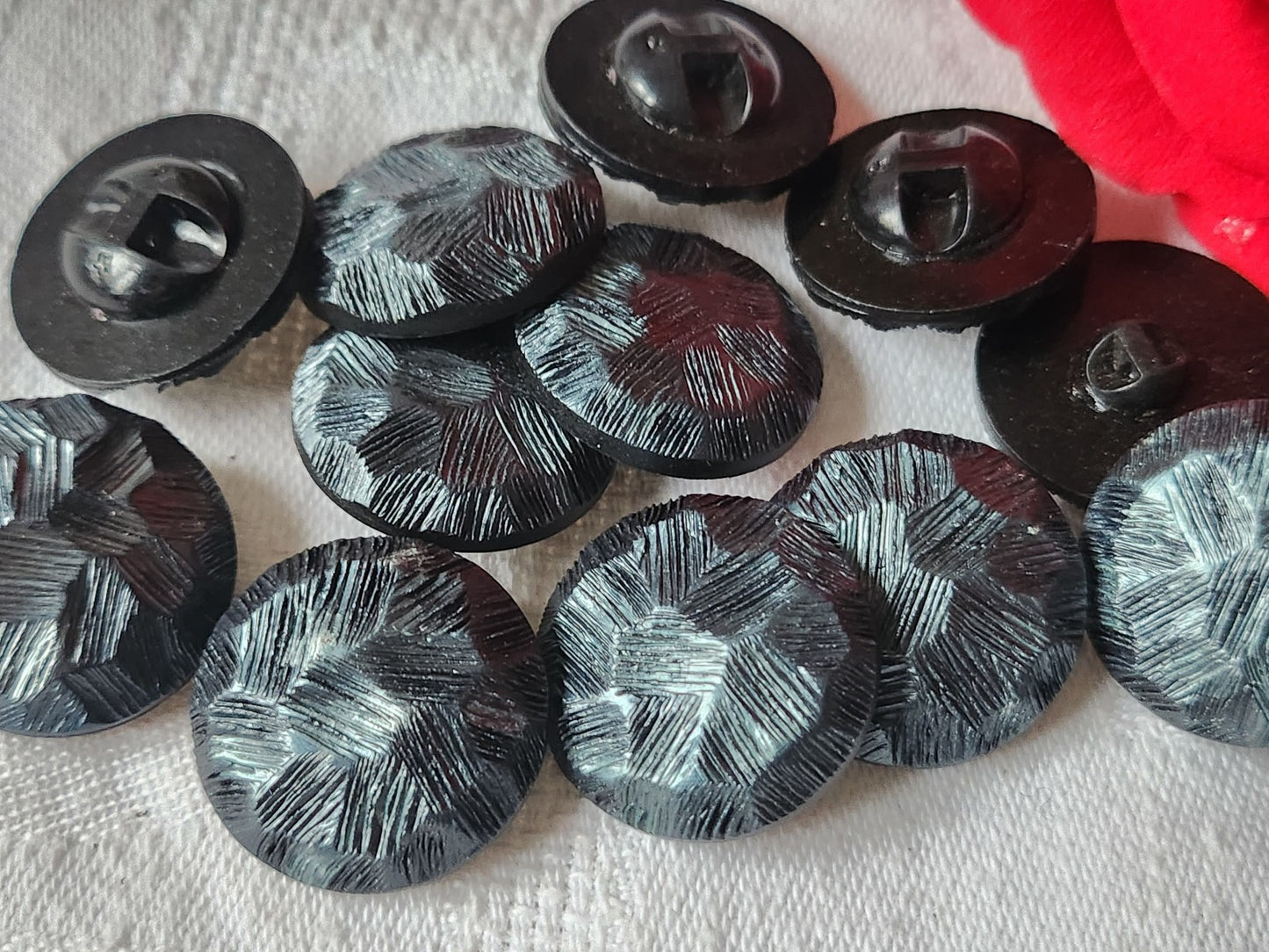 Lot 6 boutons vintage gris noir pied texturé 2,2 cm ref 2339