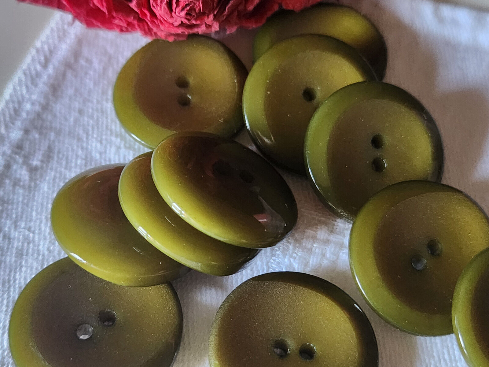 Lot 6 gros boutons vintage vert à trous 2,4 cm ref  2696