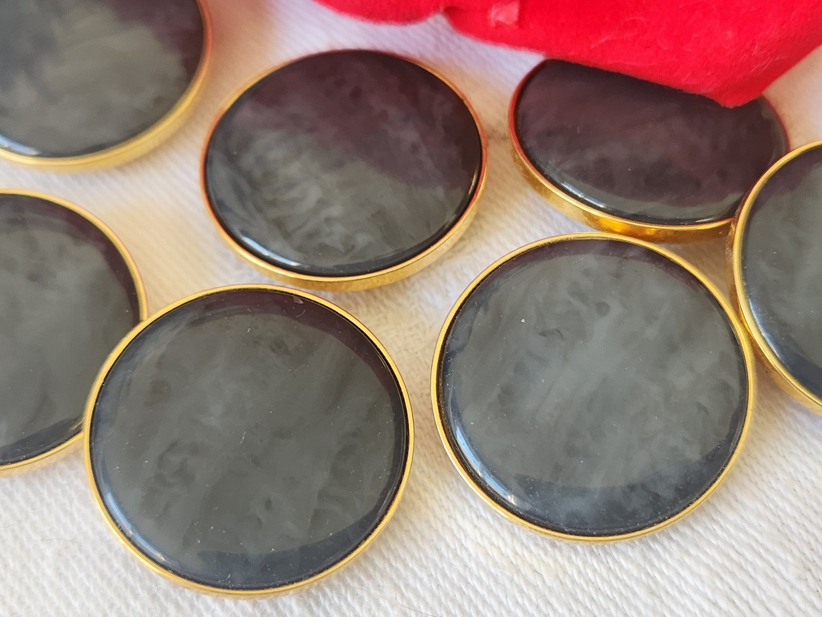 Lot 8  boutons vintage gris doré bord métal pied 2,2 cm ref 4857