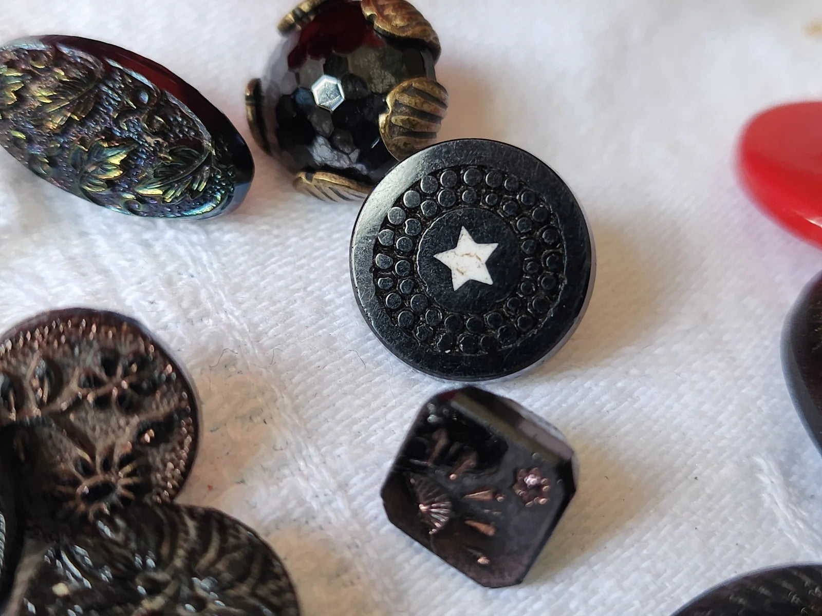 Lot 12 mini boutons anciens en verre vers 1900 collection 0,9 à 1,5 cm ref 6009