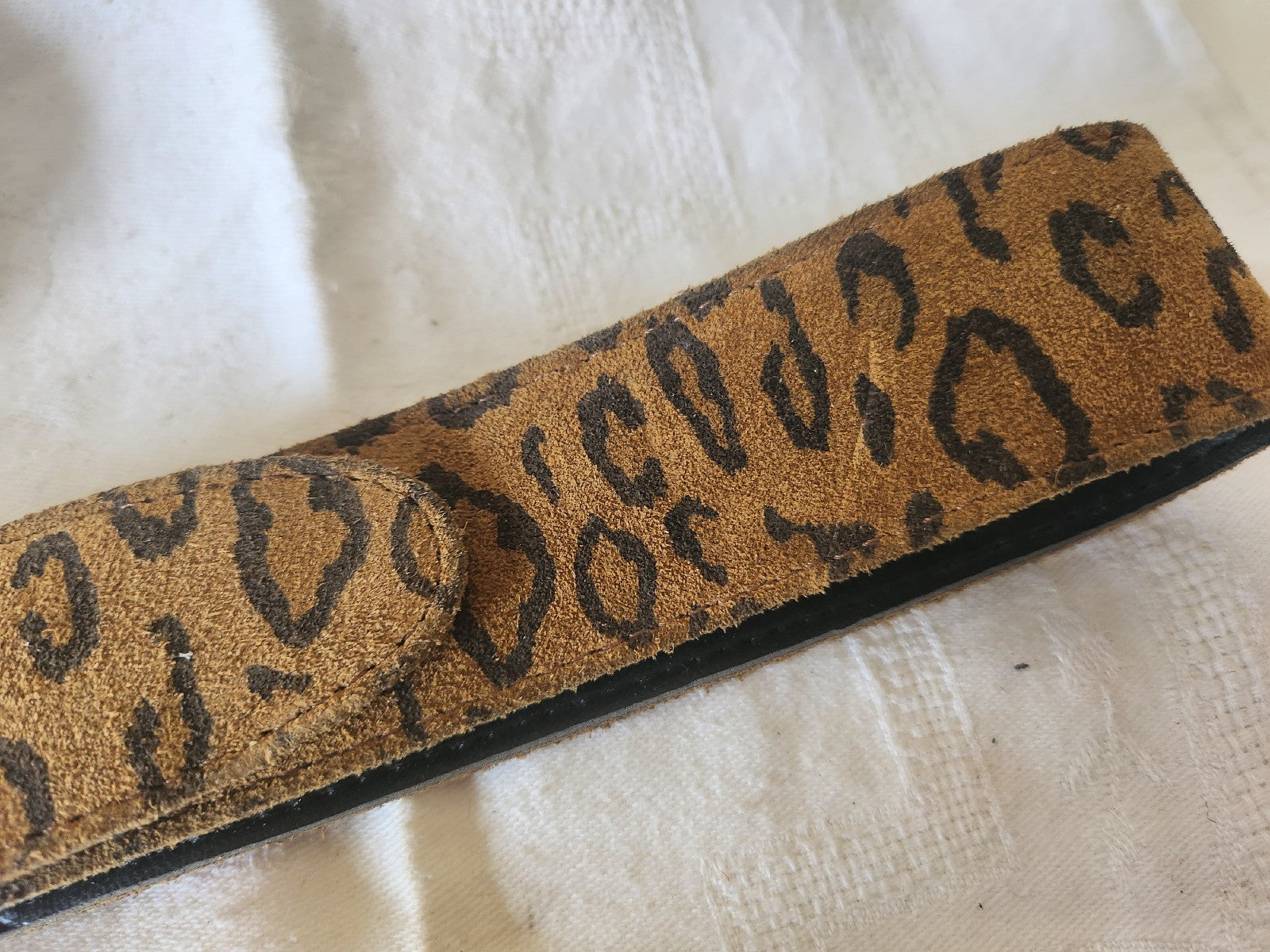Ceinture ancienne vintage leopard daim marron 80 cm à 90 cm A4