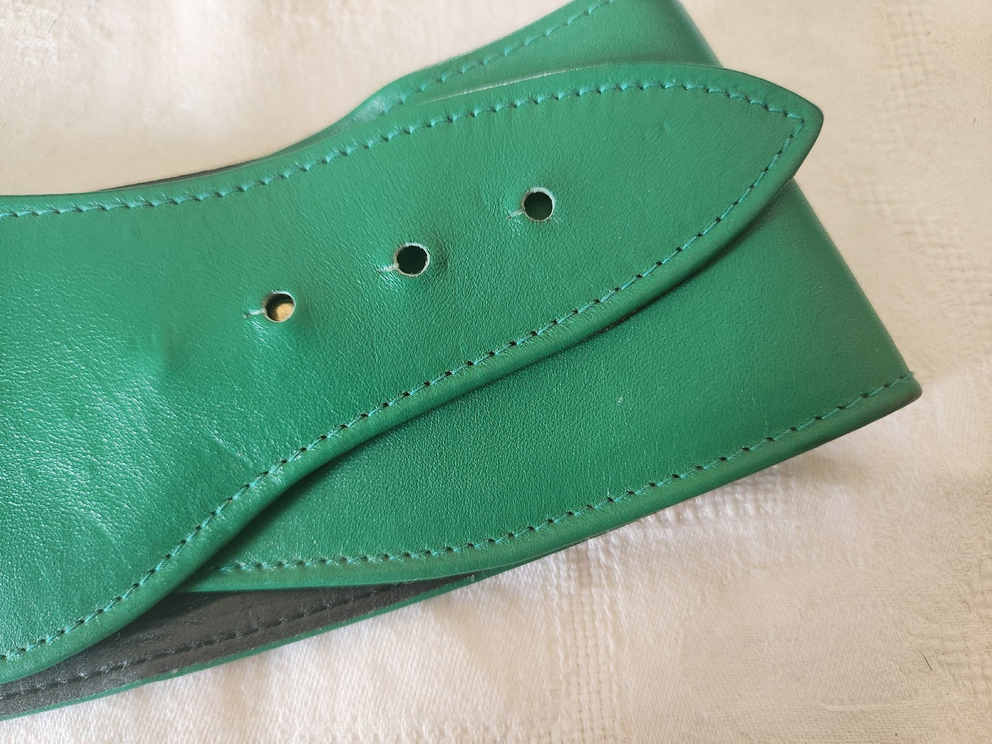 Ceinture ancienne vintage large verte jolie 72 cm à 76 cm A4