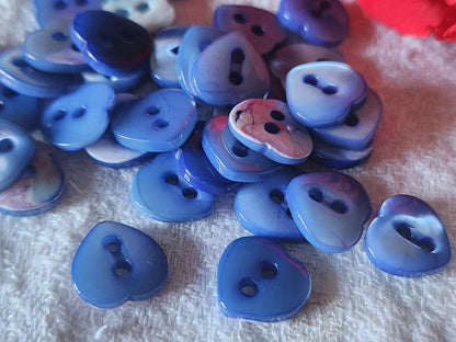 lot 6 boutons anciens en nacre bleu forme de coeur layette 1/1,1  cm ref 217