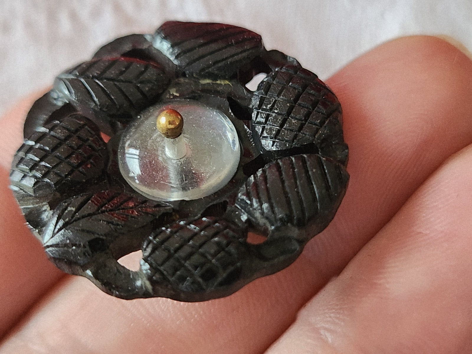 Gros bouton ancien collection noir  ajouré  original pied  3,2 cm ref 6000