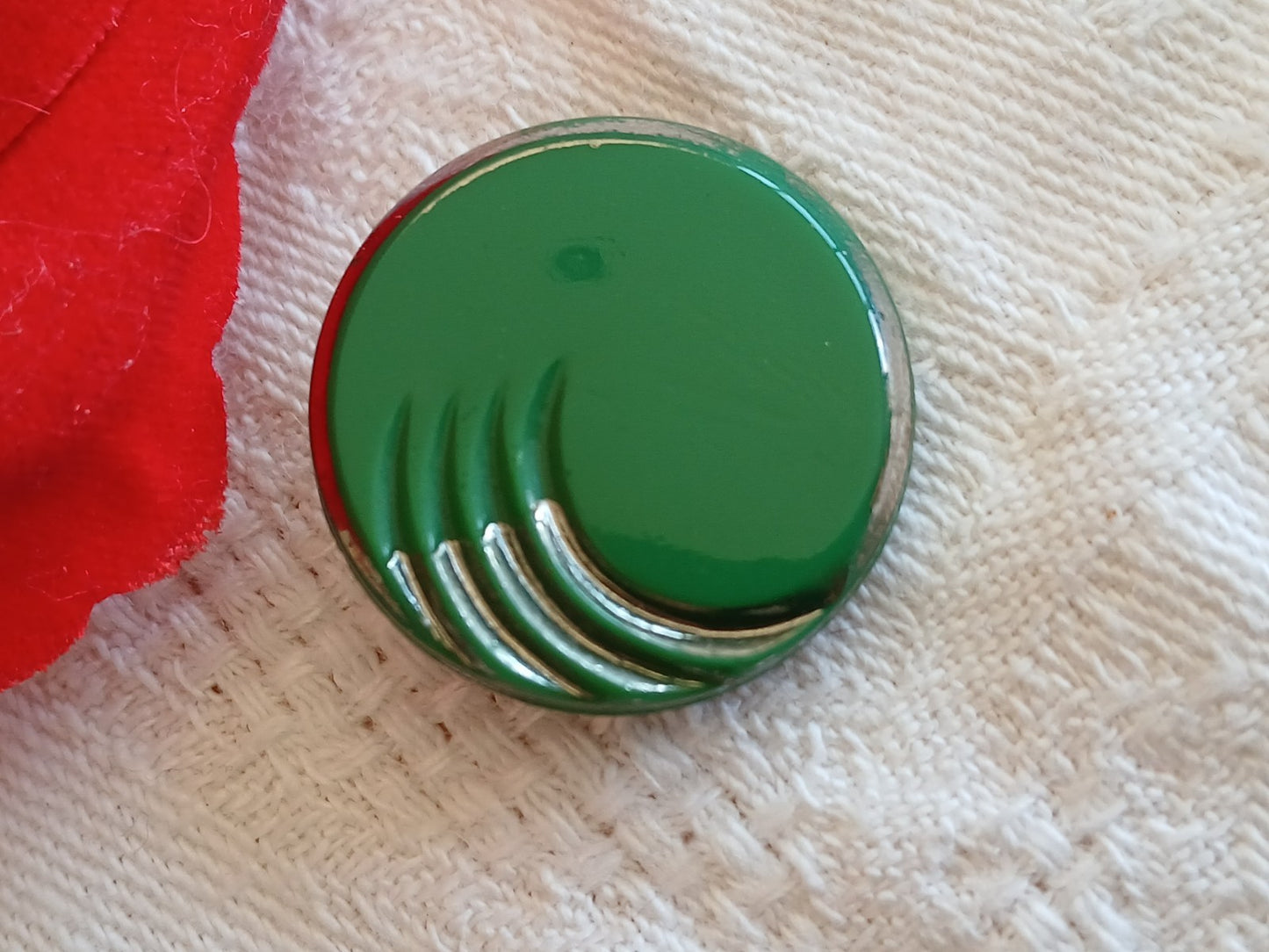 Ancien bouton en verre argenté vert strié 2,2 cm ou 22 mm D16C