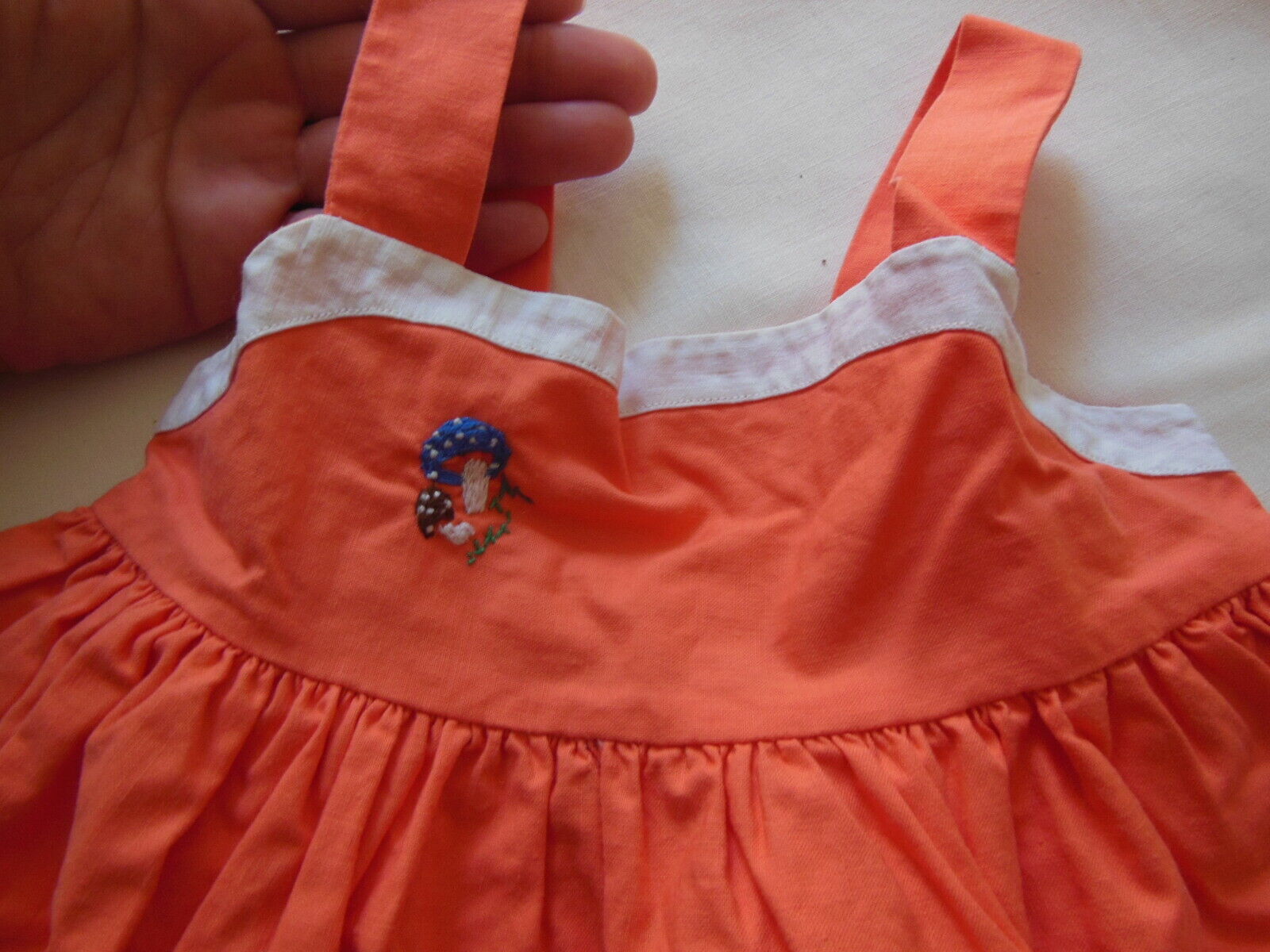 Petite robe ancienne enfant  poupée orange vintage champignon B4