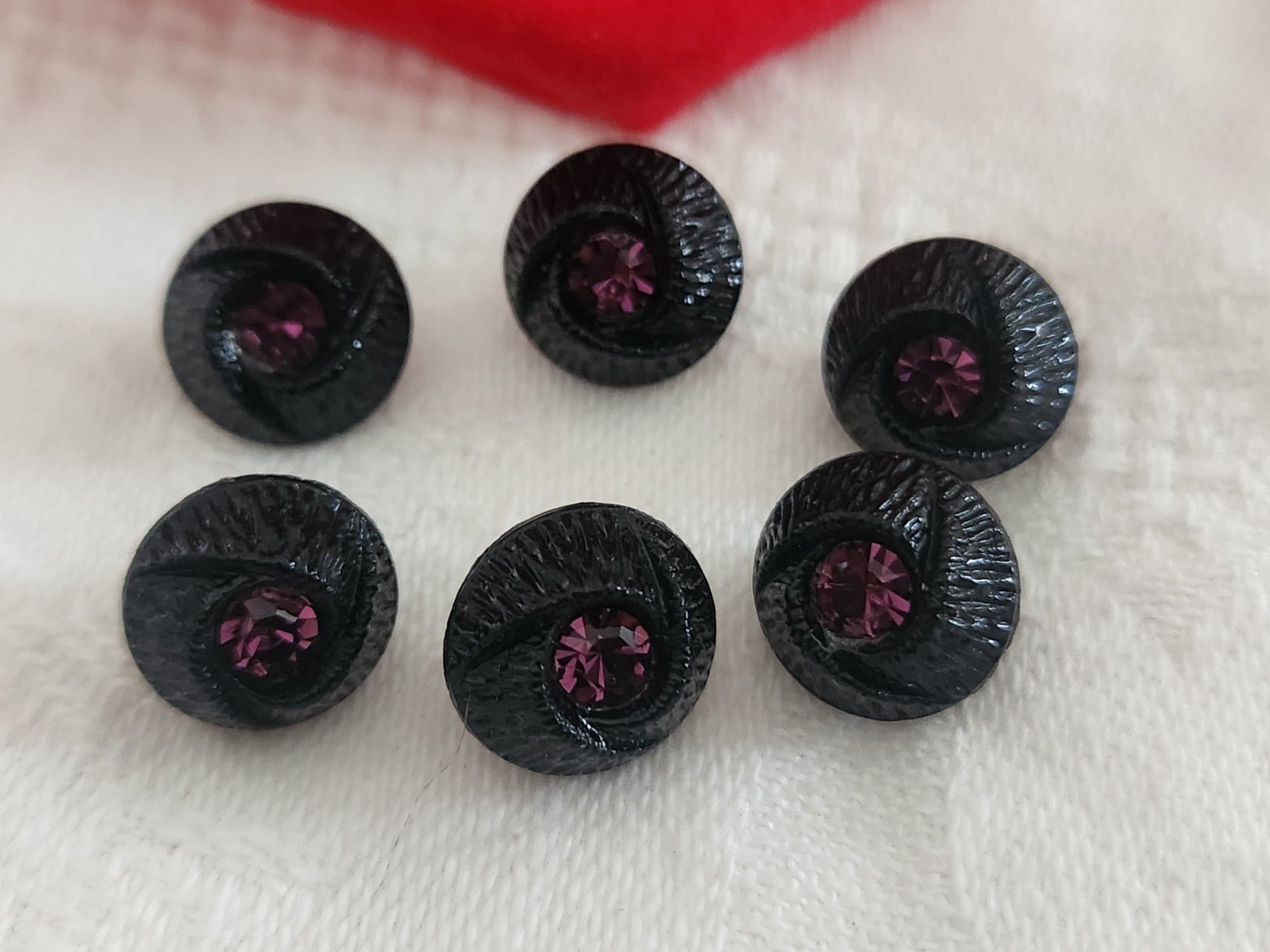 Lot 6 boutons vintage en verre noir avec strass violet 11 mm ou  1,1 cm ref 6361