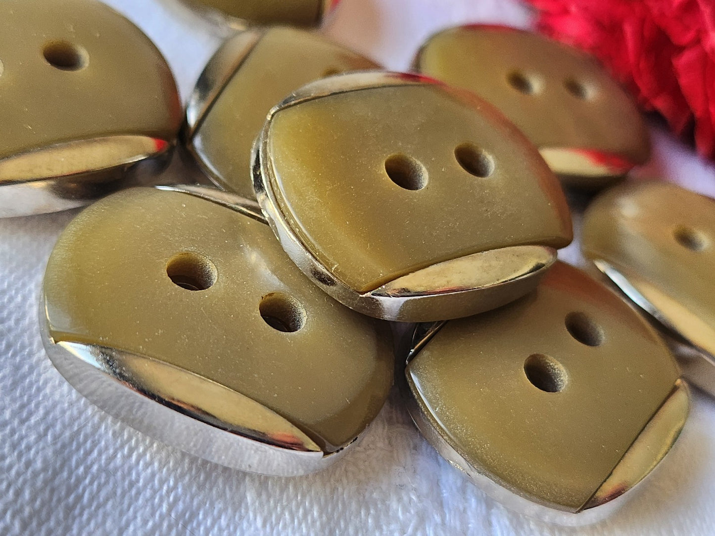 Lot 6 boutons vintage marron kitch acrylique argenté  2,2 sur 2,7 cm ref 5341
